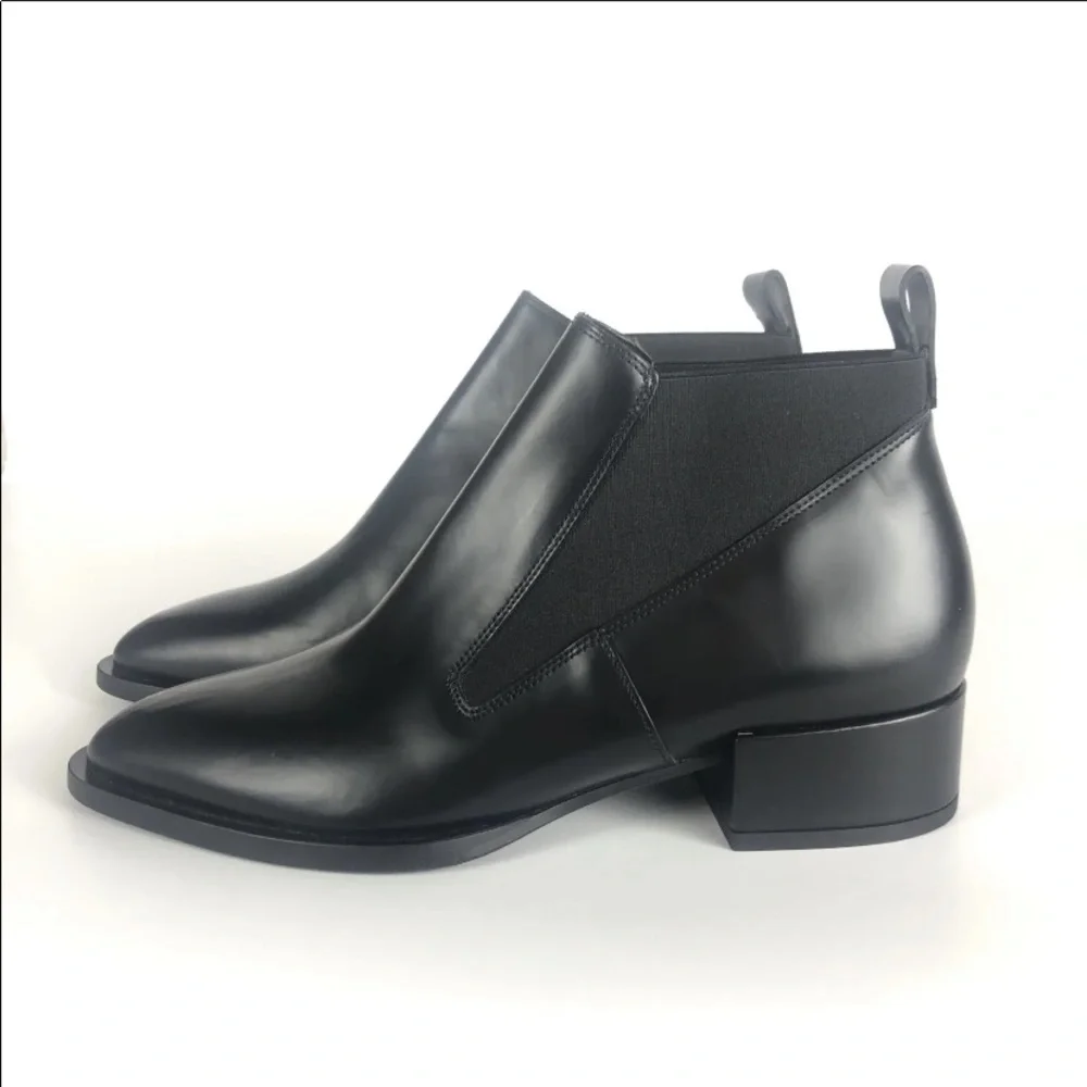 Vince Chelsea boot Womens 6 36 Black leather flat Italy slip on Yarrow